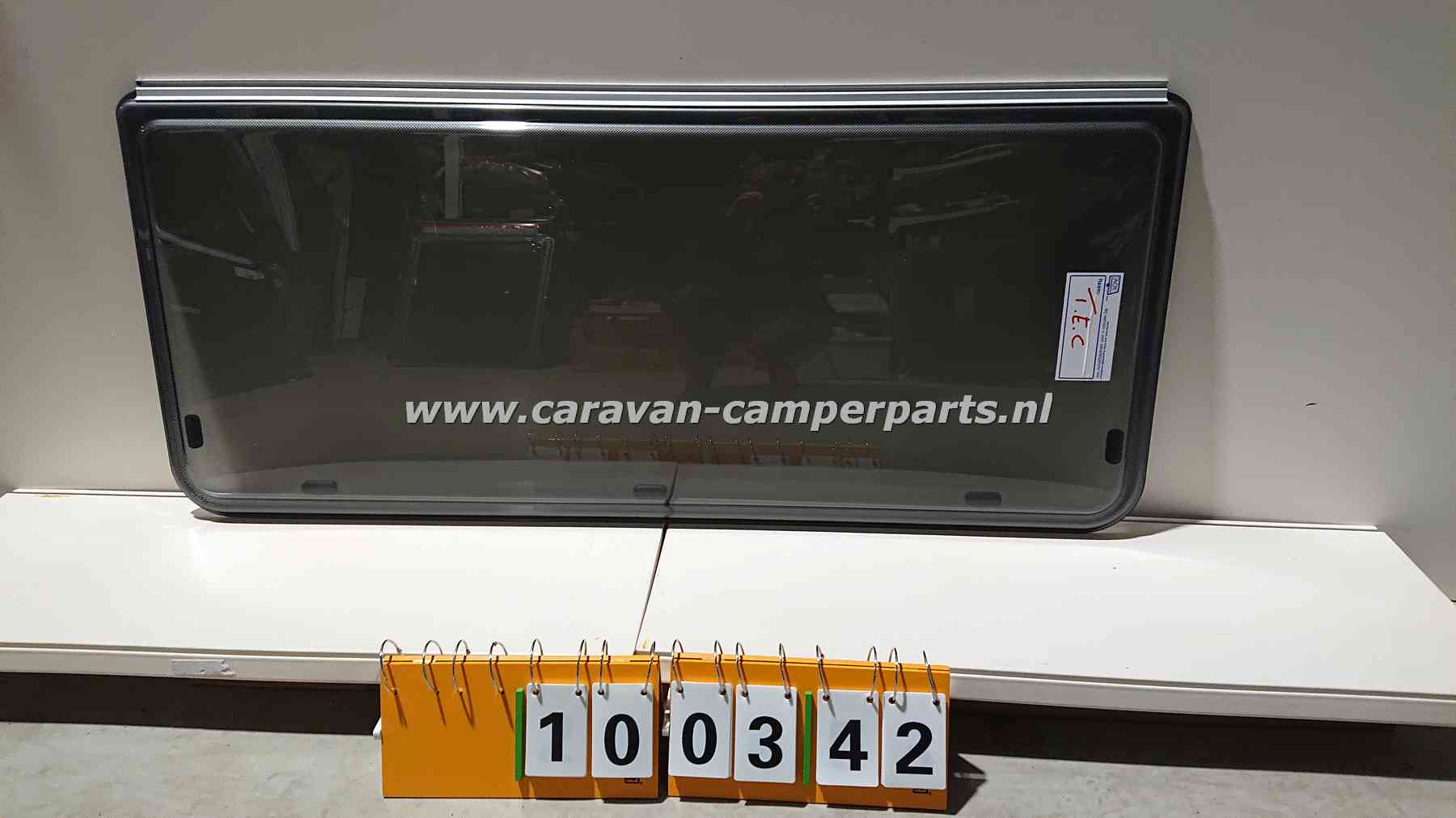 TEC raam 136x60cm Dometic