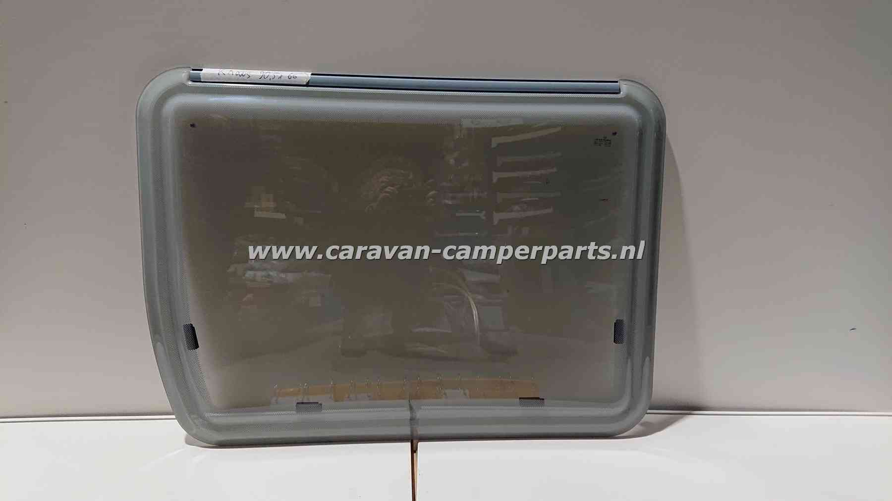 Knaus raam 90x65cm RA bj 2006
