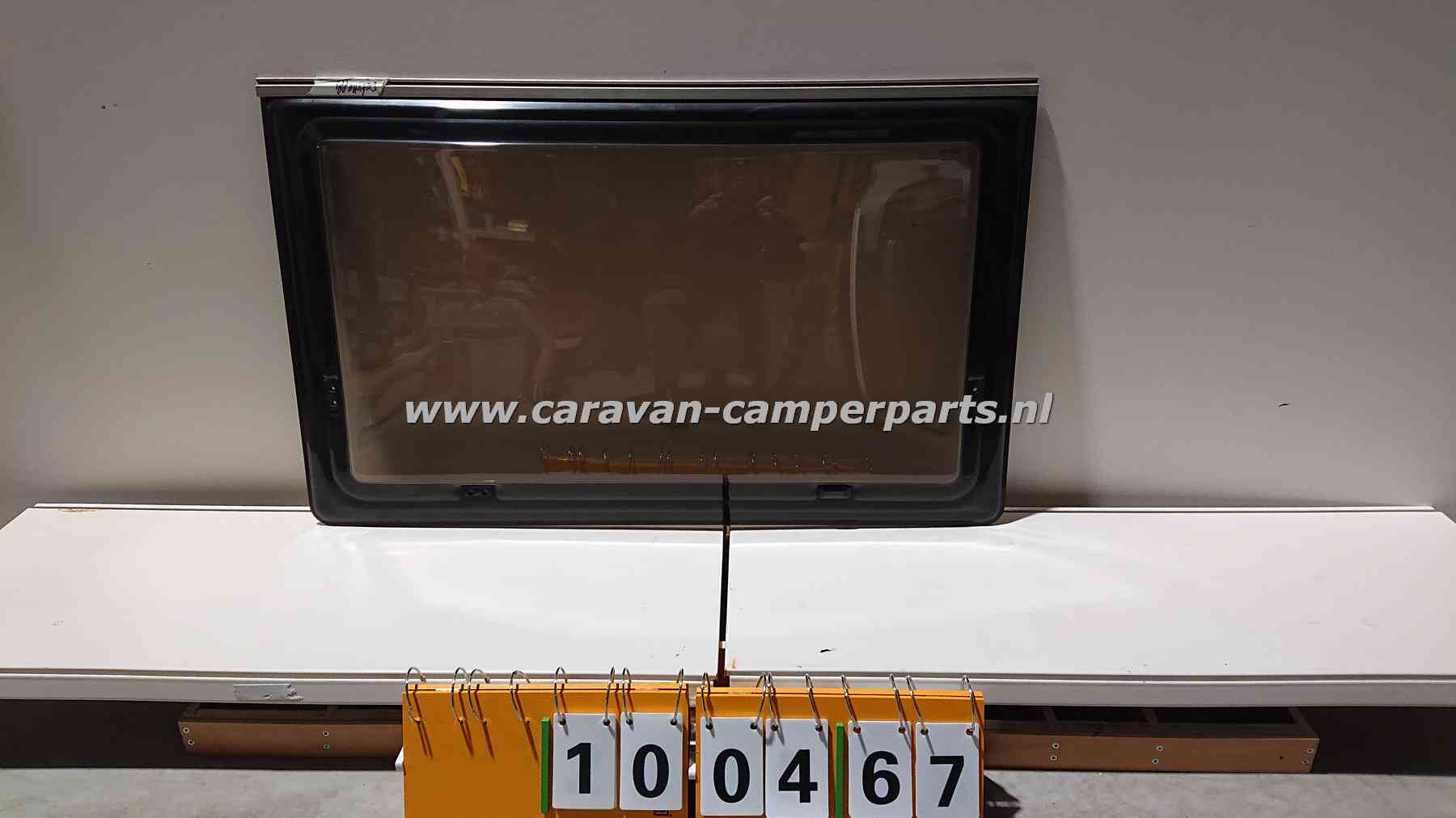 Dethleffs raam 97x59cm bj 1990