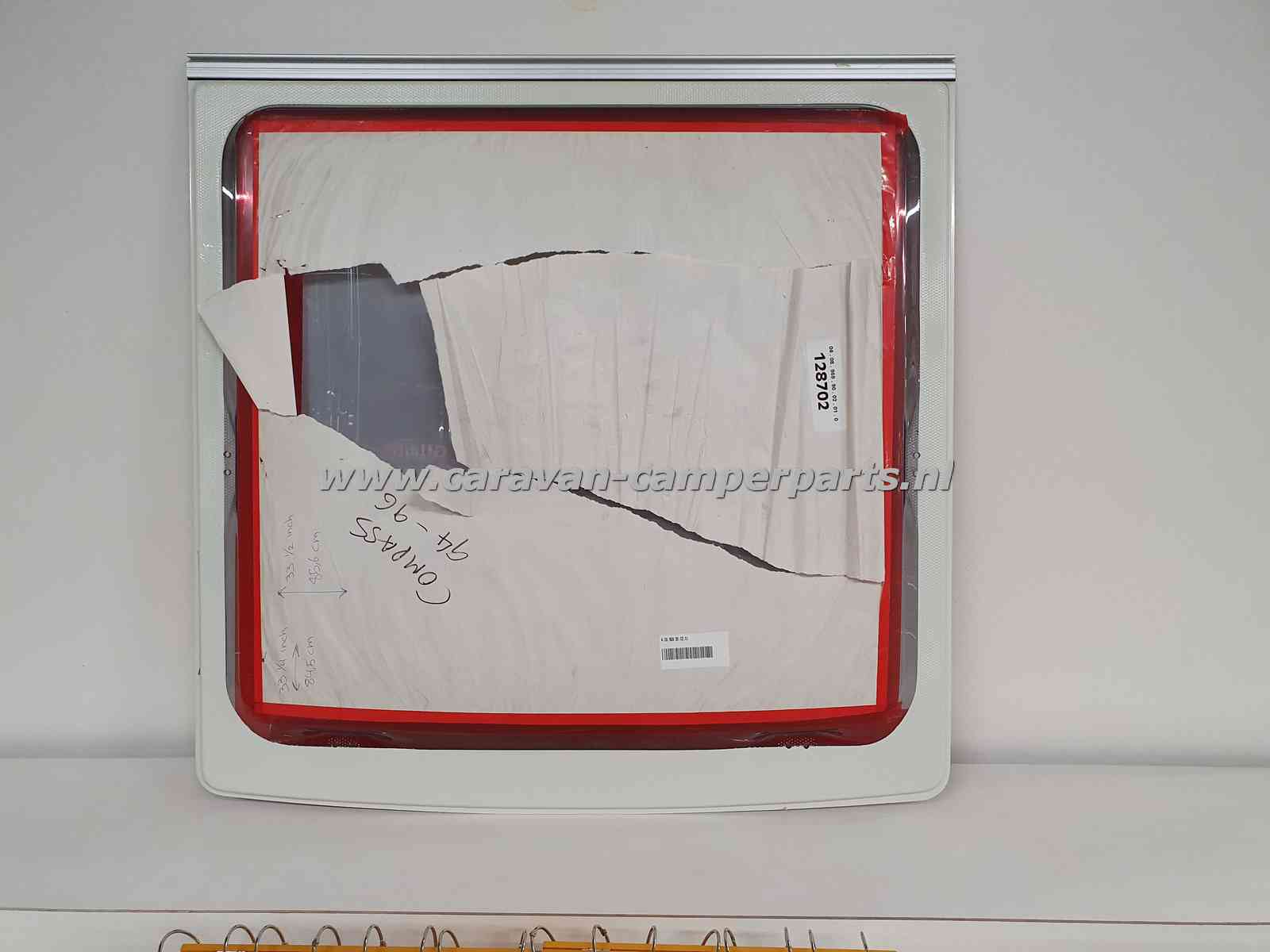 Polyplastic voorraam compass 85x82cm wit