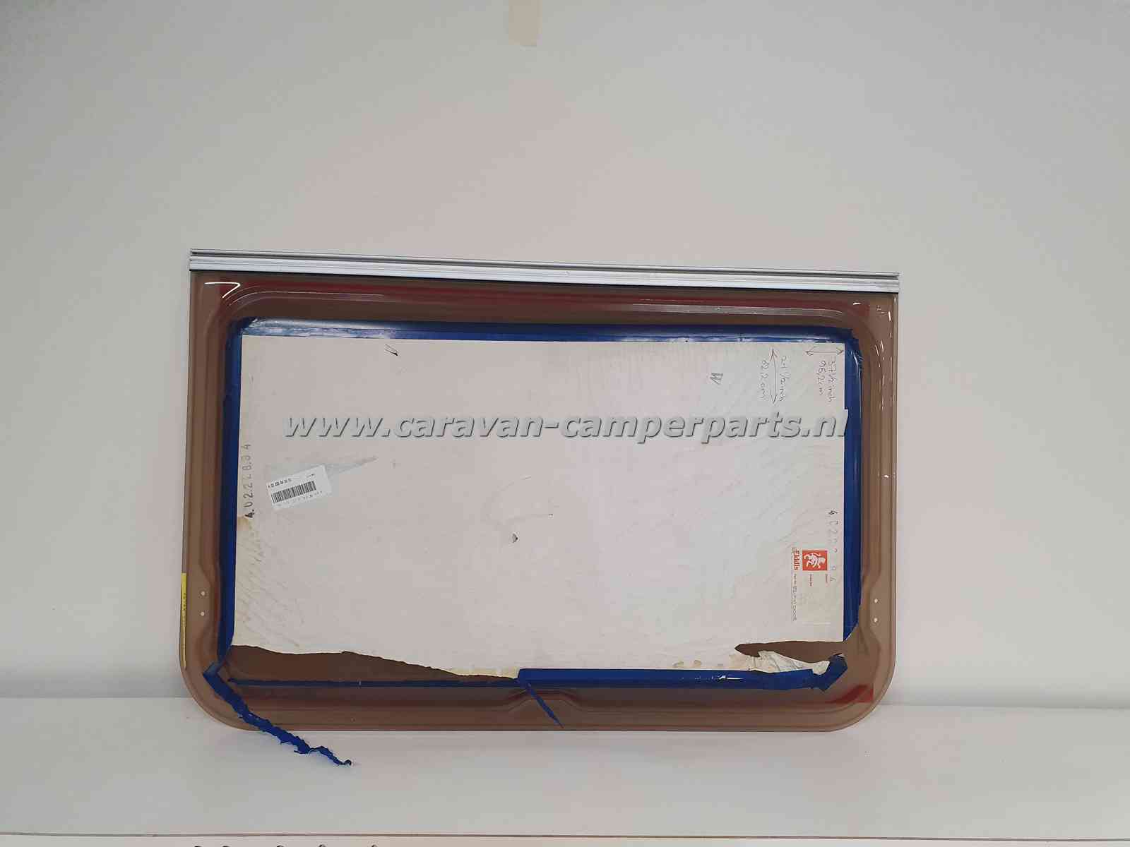 Polyplastic raam 95x62cm, geblindeerd