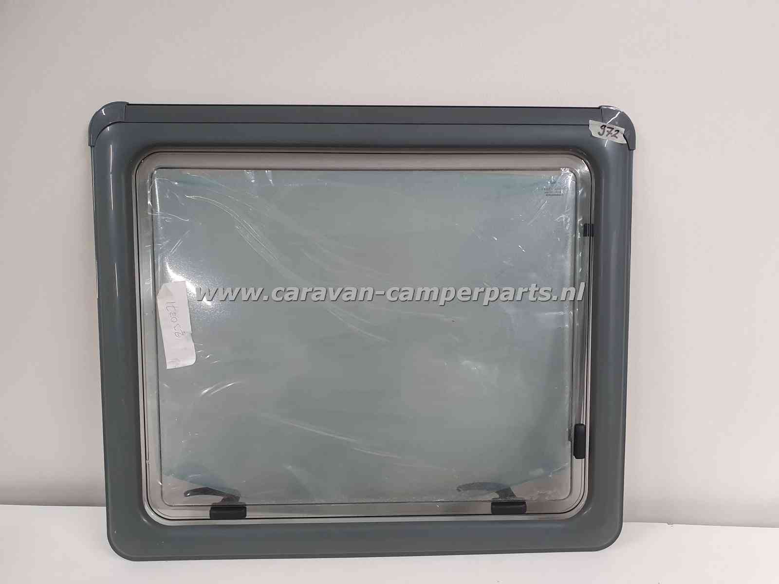 Knaus keuken raam 66 x 57 cm bj 2000