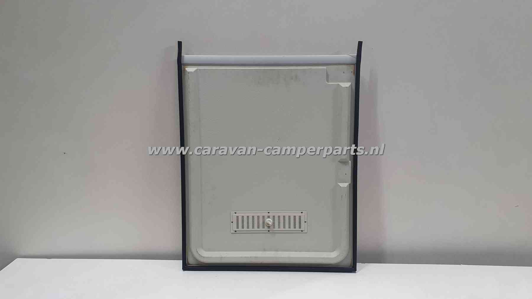 Knaus onderdeur RD 57x68cm begin 2000