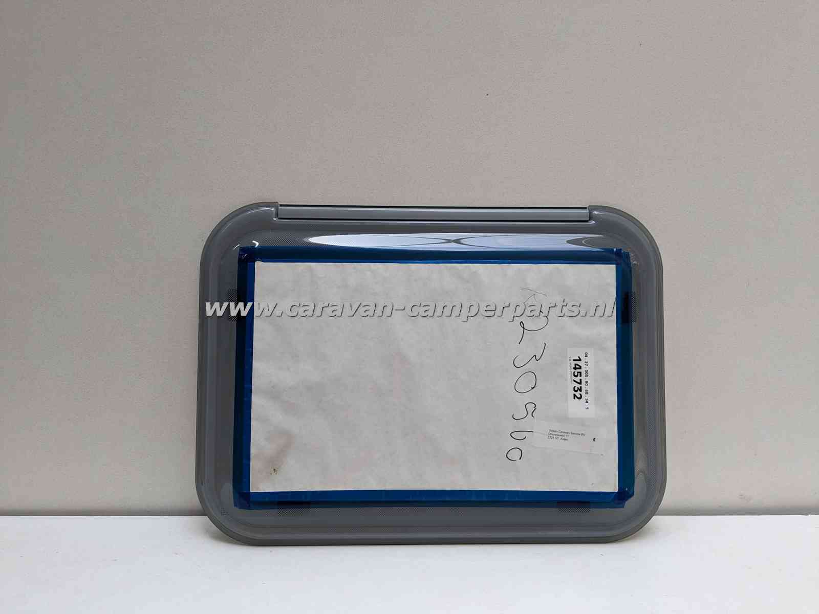 Knaus raam 69x50cm 2005