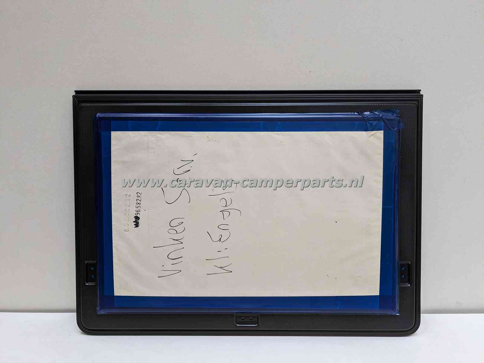 Knaus raam 85x59cm 1989