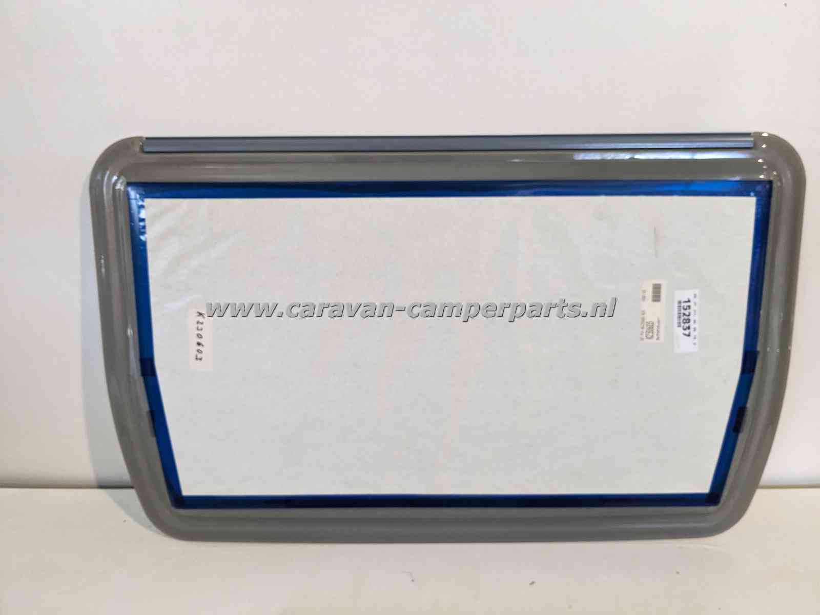 Knaus raam achter 2004 gatm 100x55cm