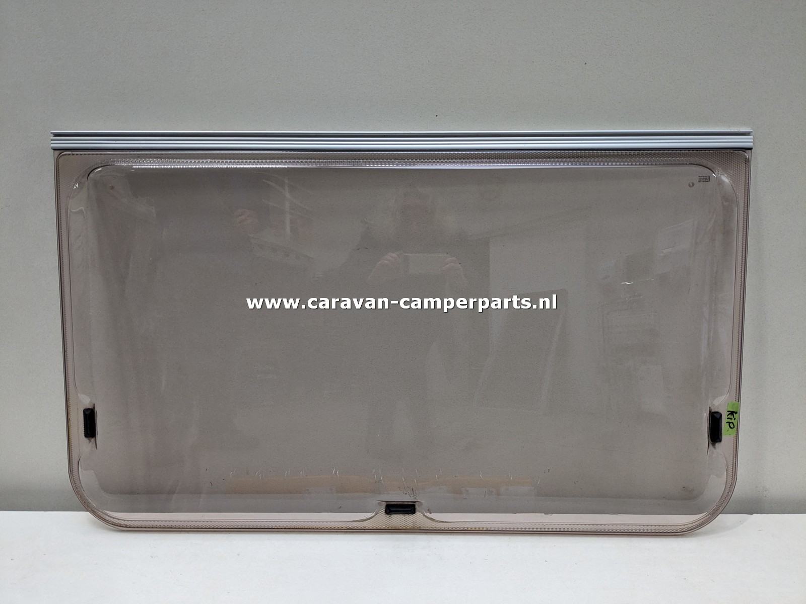 Kip raam 106x62cm 1988