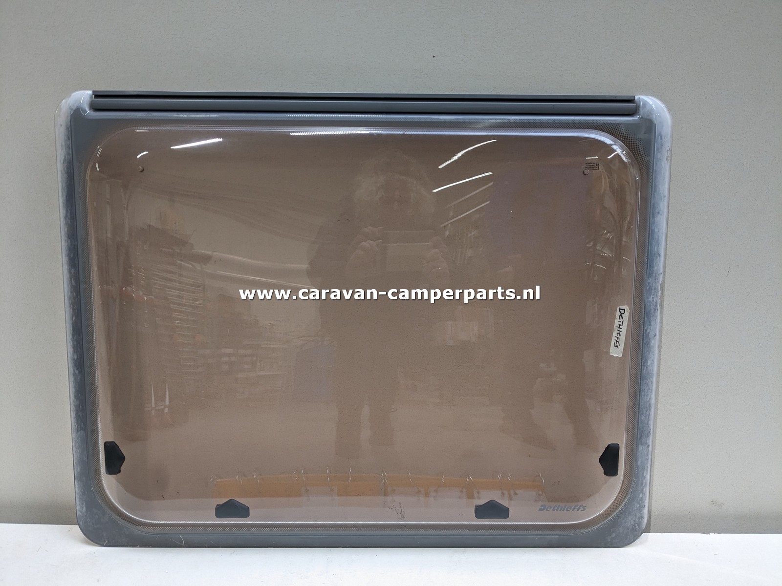 Dethelffs raam 78x60cm begin 2000