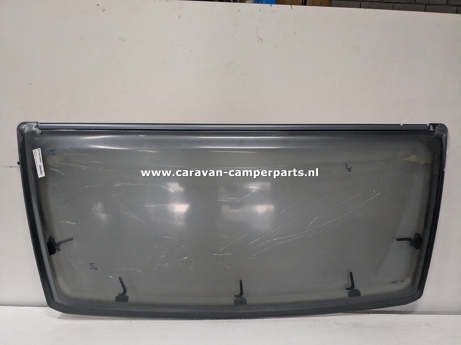 Hobby raam achter gatmaat 145x63 07-10