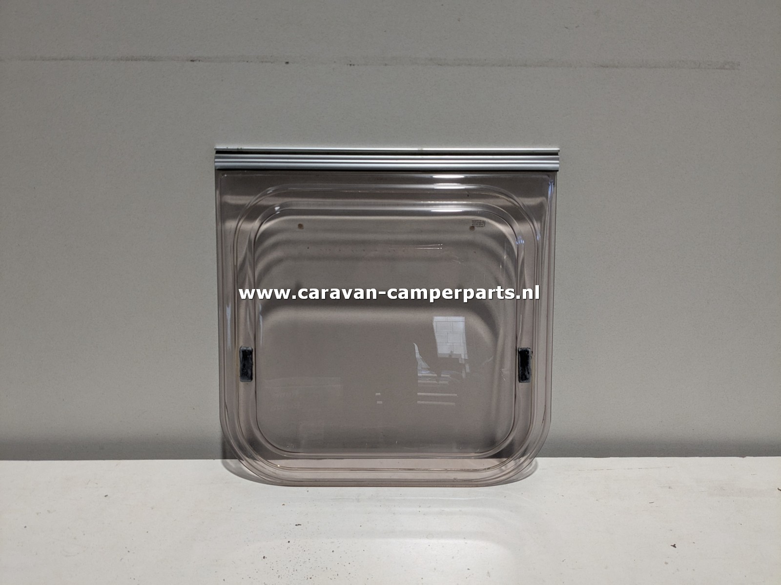 Knaus raam 45x45,5cm eind jaren 80