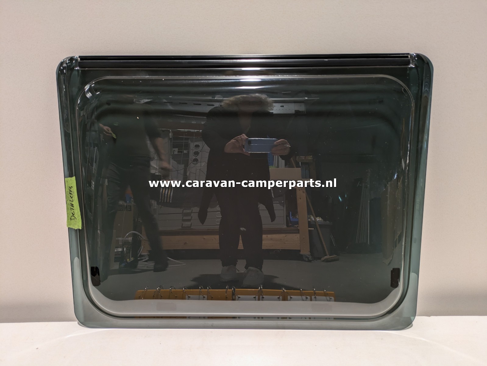 Dethleffs raam 78x60cm 2016