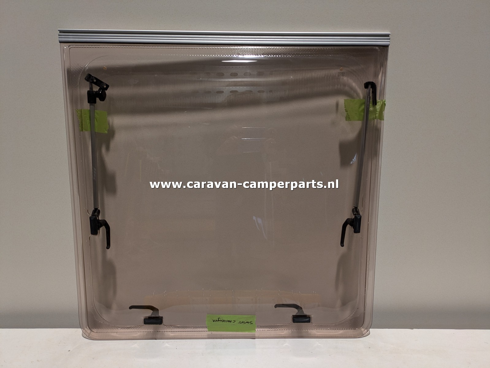 Swift Challenger raam 76x75cm 1993