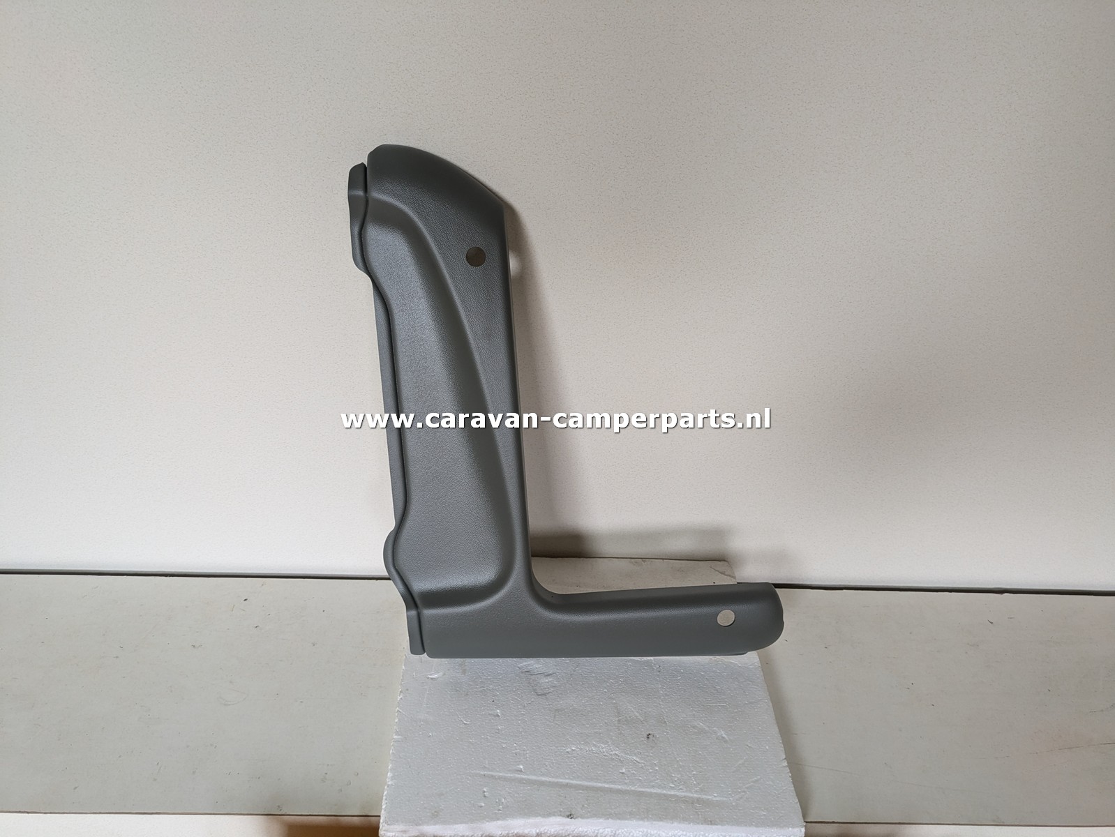 Knaus bumperhoek rechts met uitsparing