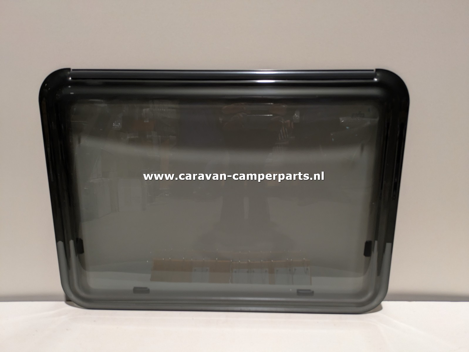 Knaus raam 91x66cm  2008