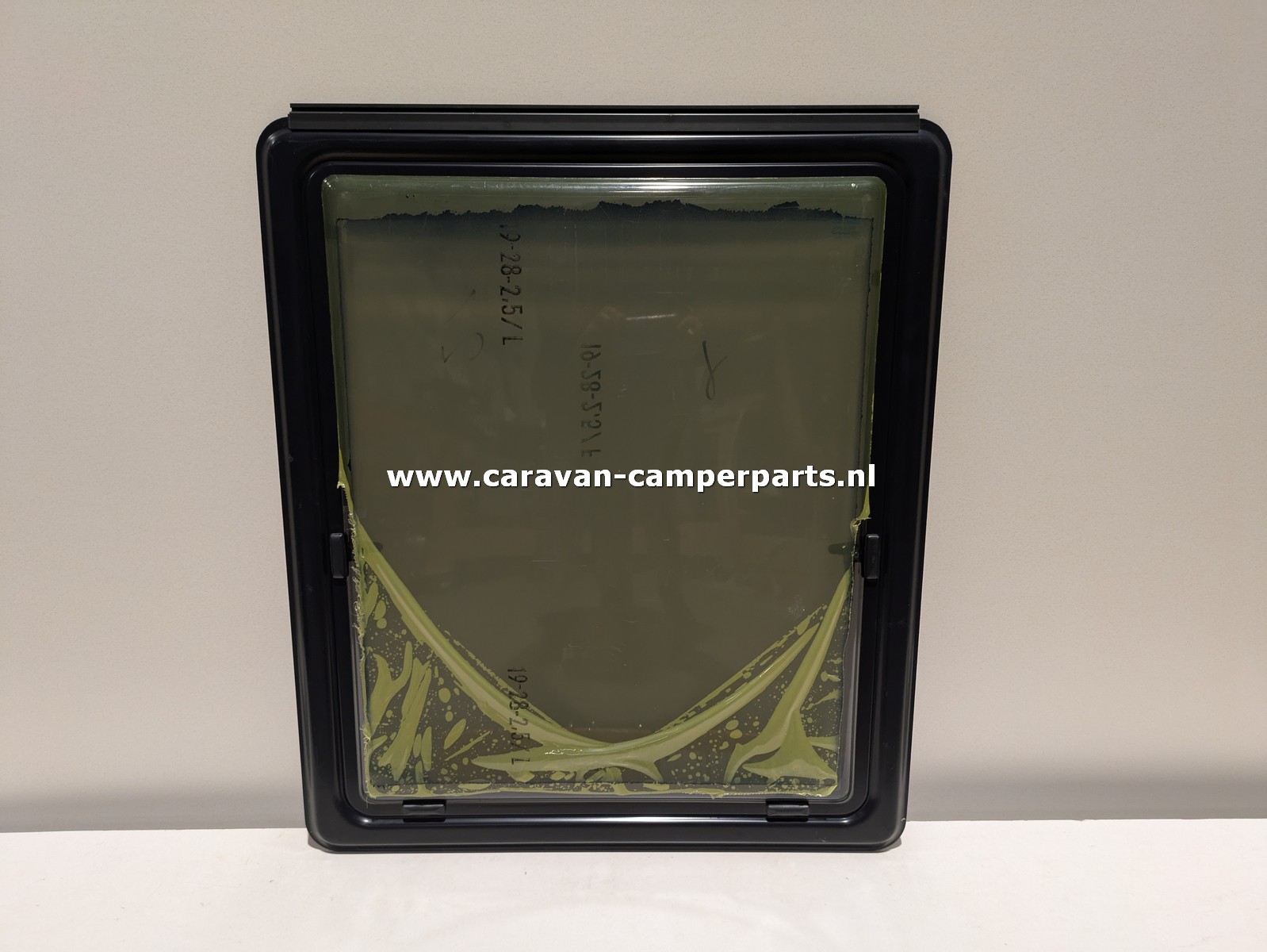 Hobby KMFE raam 66x76cm 1995-1996