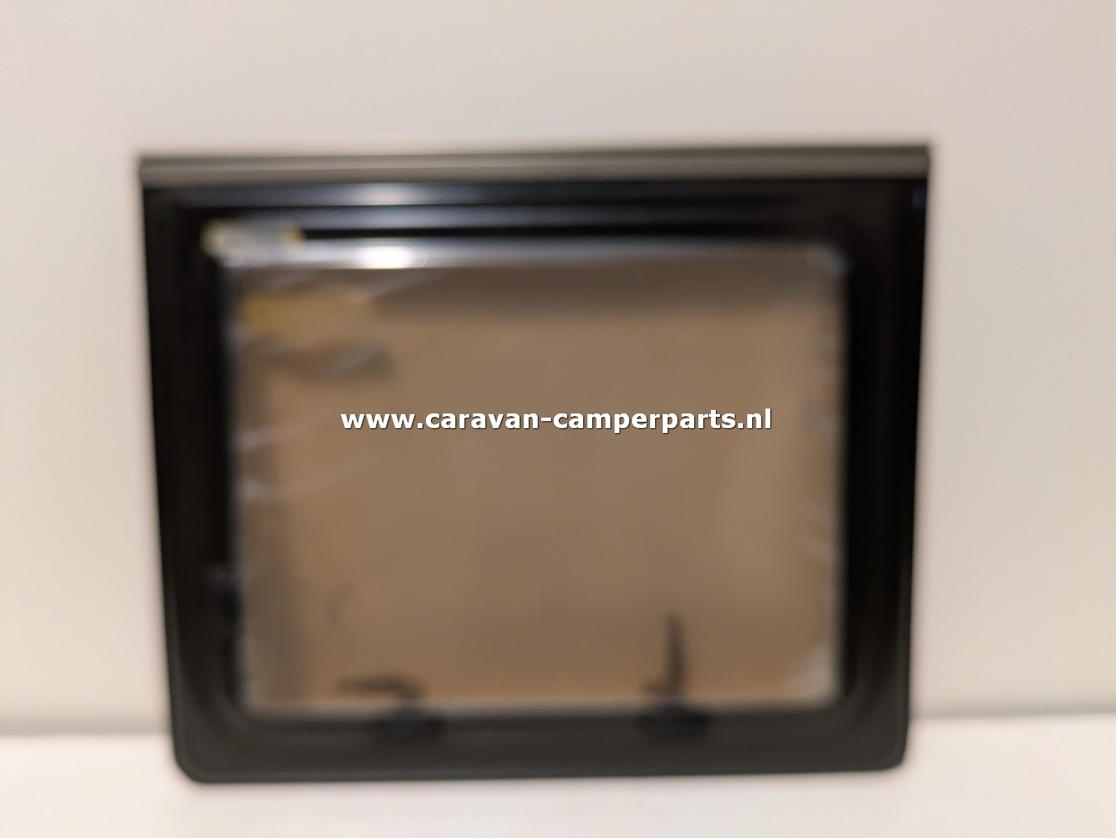 Dethleffs keukenraam 57x47cm 1989