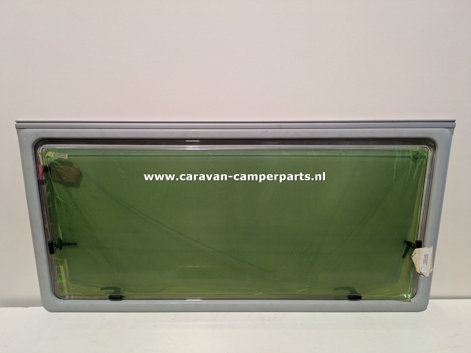 Knaus raam 137x66cm 2000