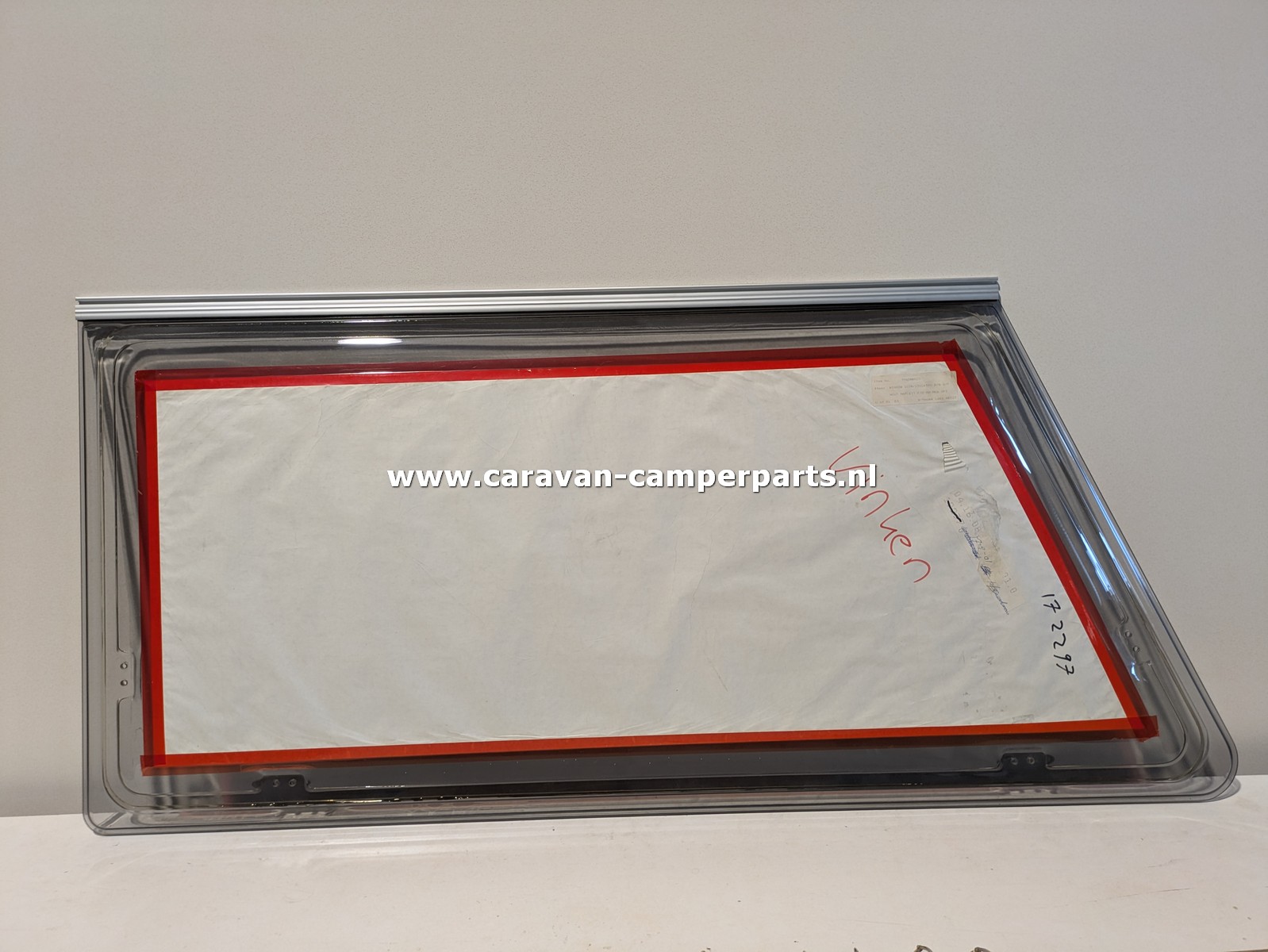 Beyerland raam RV 110/137/62cm 1990