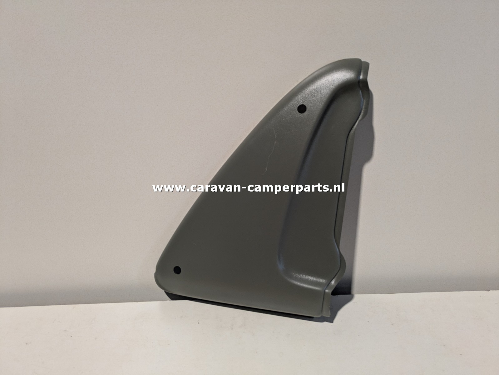 Knaus bumperhoek links 2001