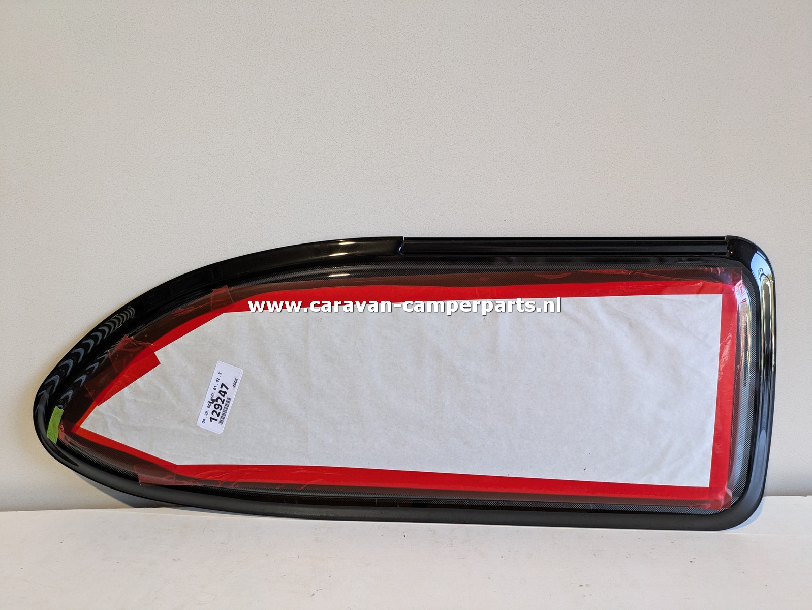 Hobby camper alkoof raam L 860x338 05-13