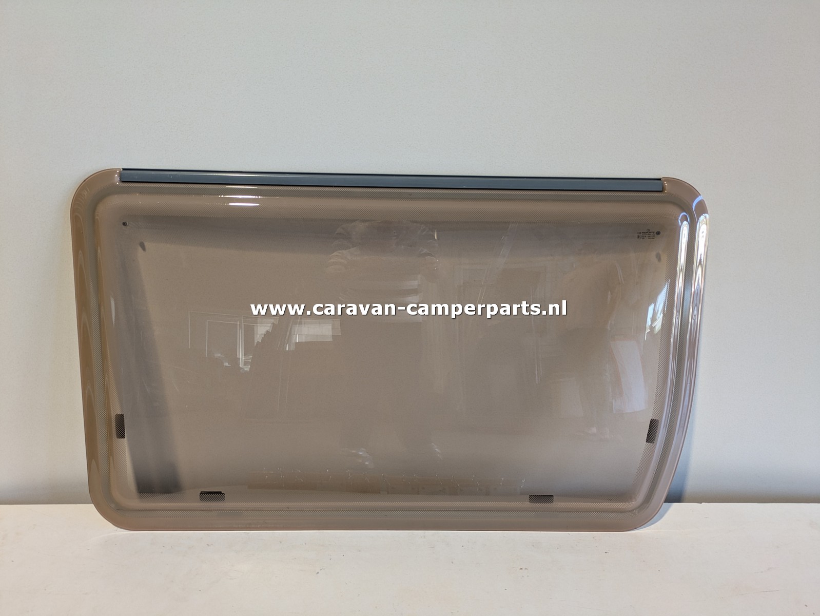 Knaus raam LA 110x66cm 2002