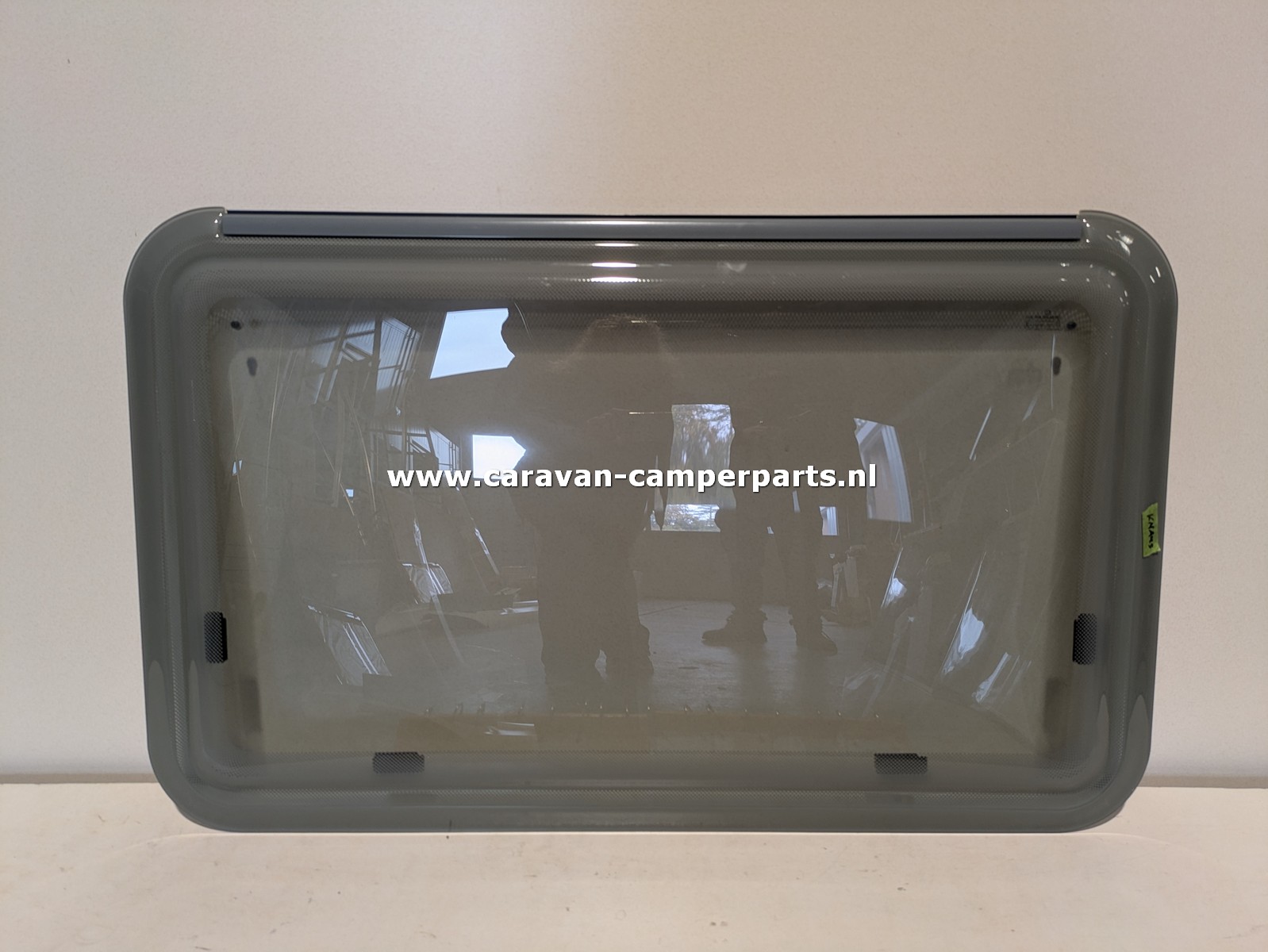 Knaus raam 90x55cm 2006