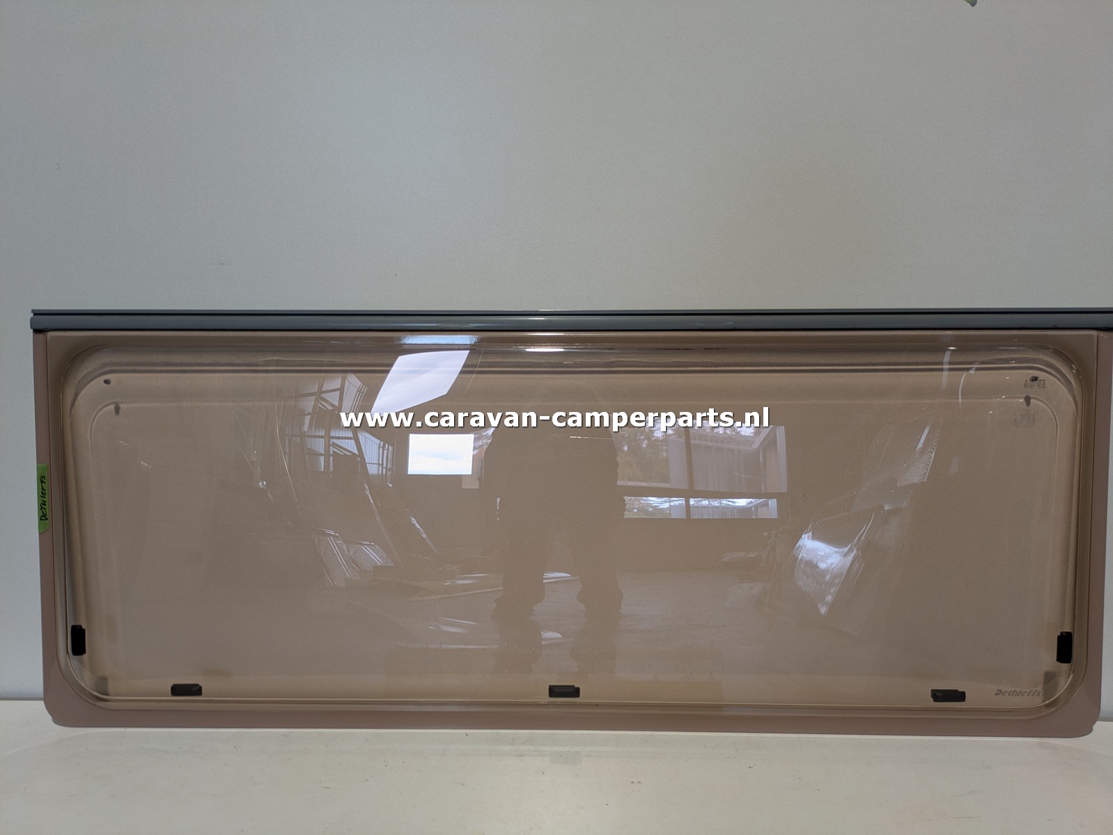 Dethelffs raam 153x60cm 2004