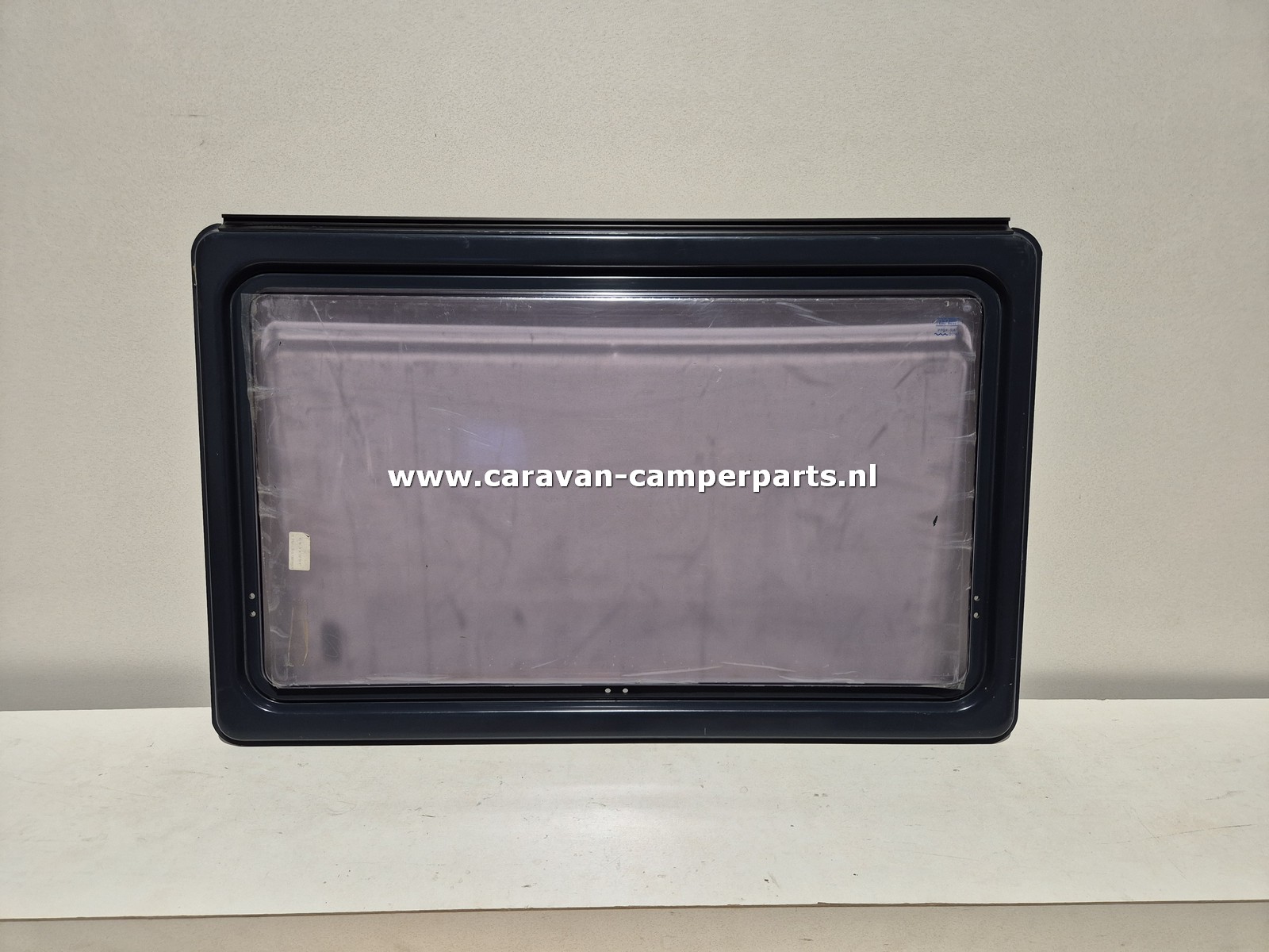 Grau/Caravelair raam 92x58cm