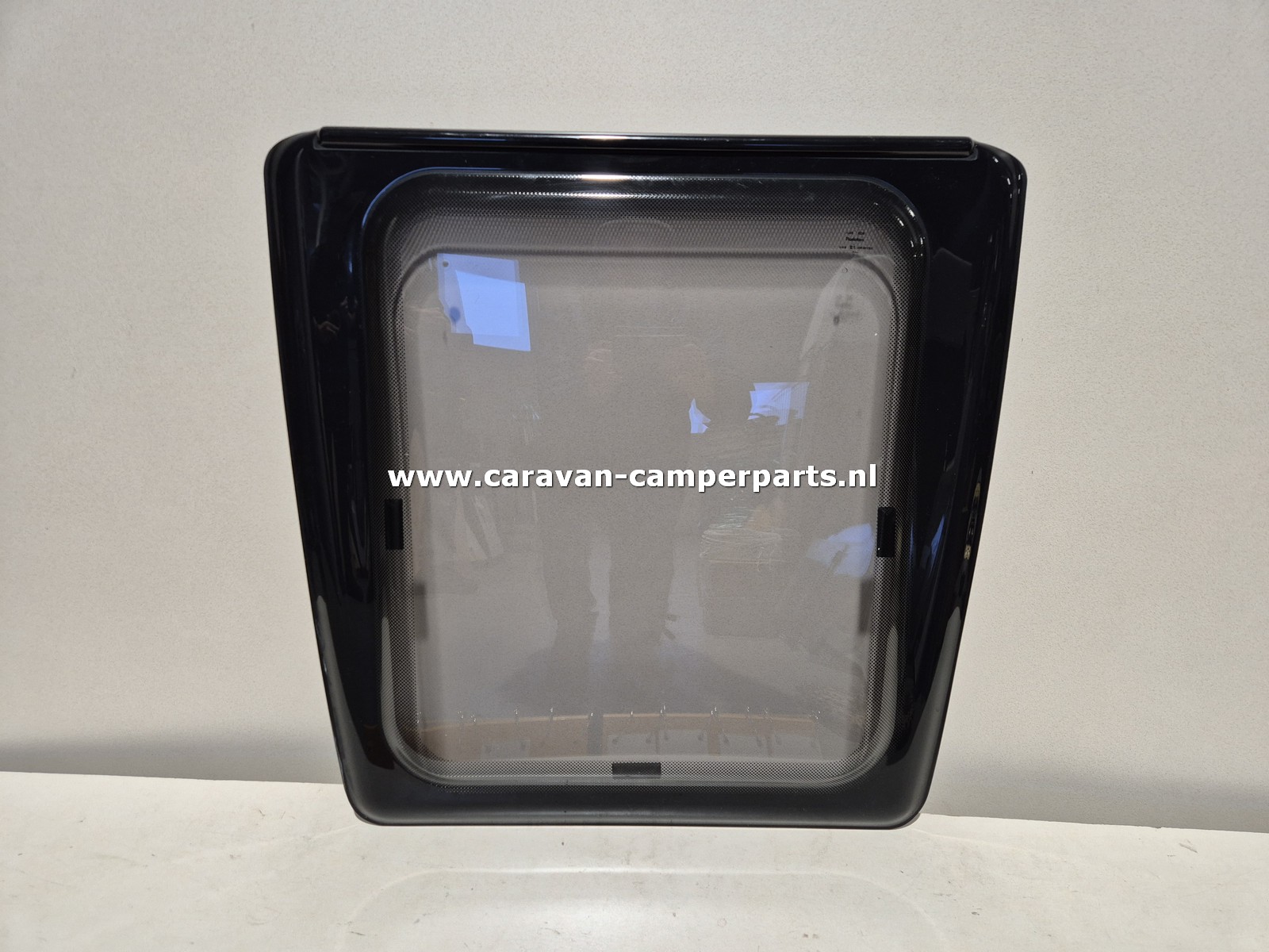 Adria raam gatmaat 52x60cm