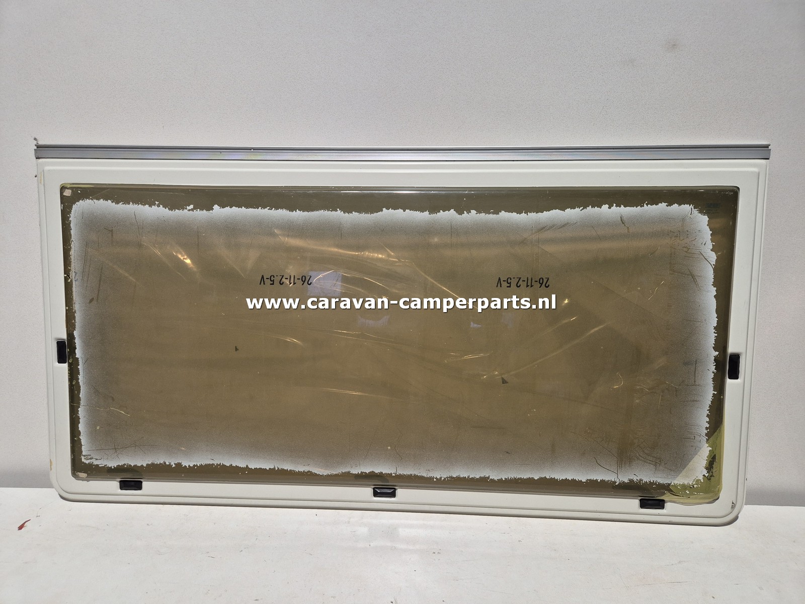 Caravelair raam 140x73cm