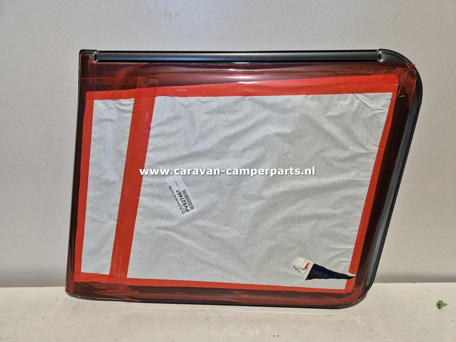 Eriba Touring voorraam L 78x62cm