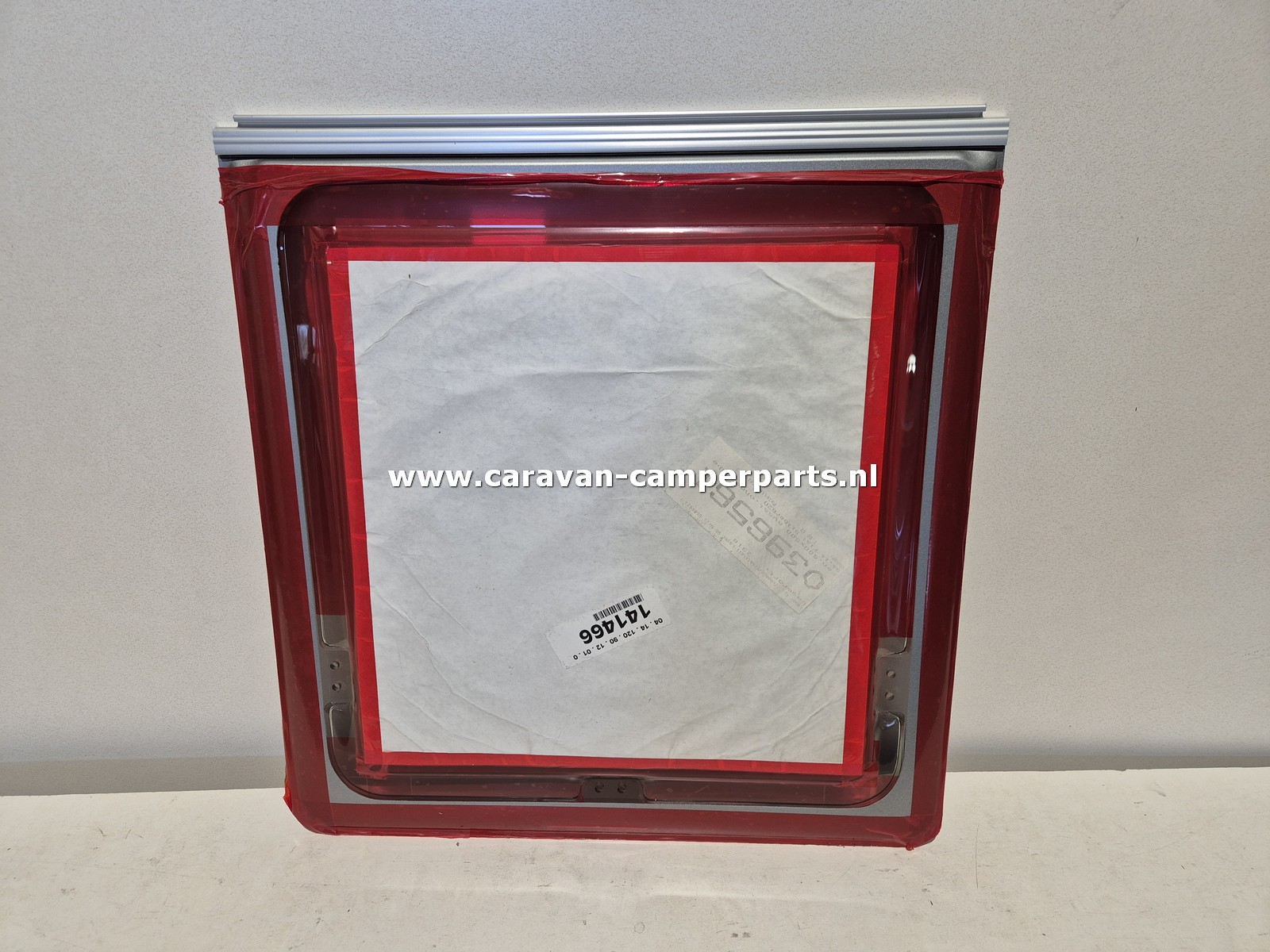 Eriba / Hymer raam 58x60cm jaren 90