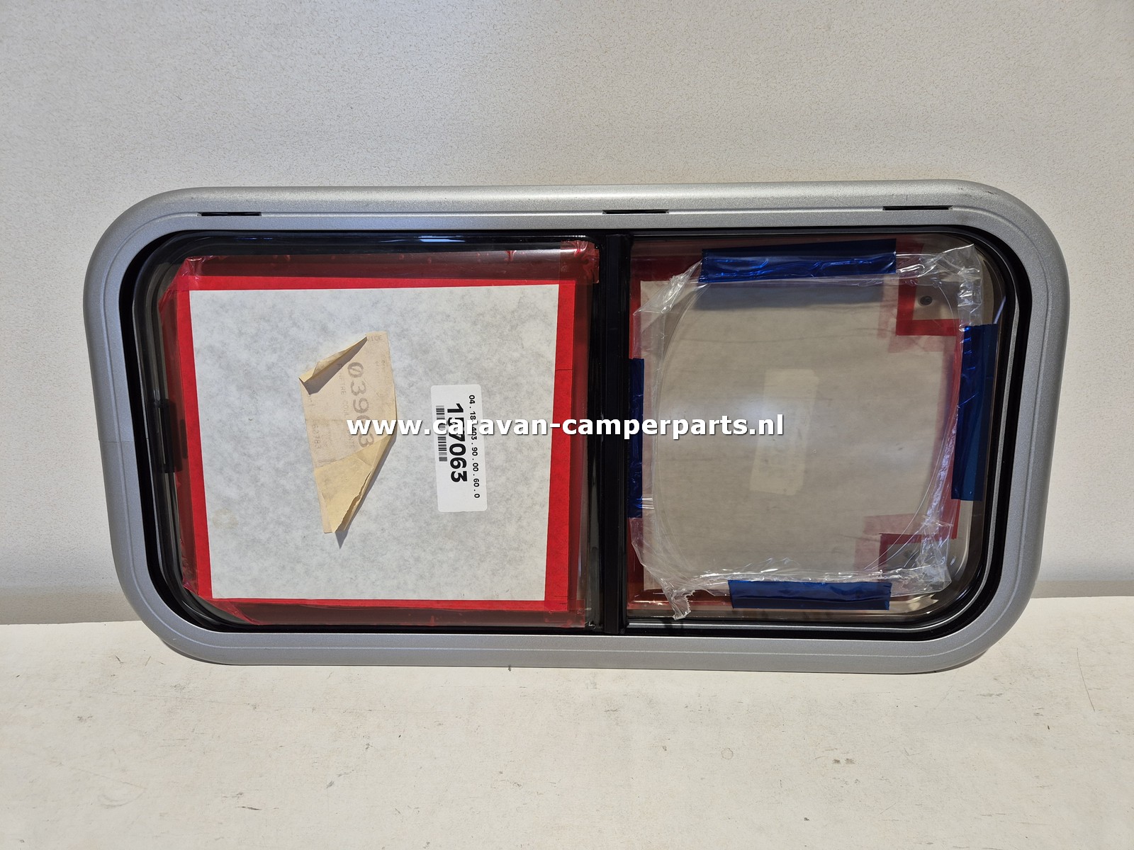 Eriba / Hymer raam inbouwmaat 700x350mm