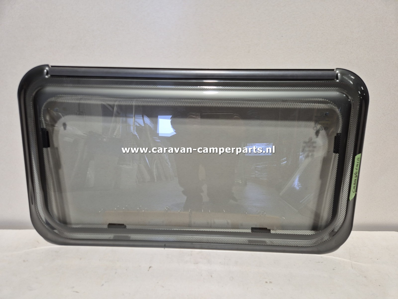Caravelair raam 79x43cm 2018