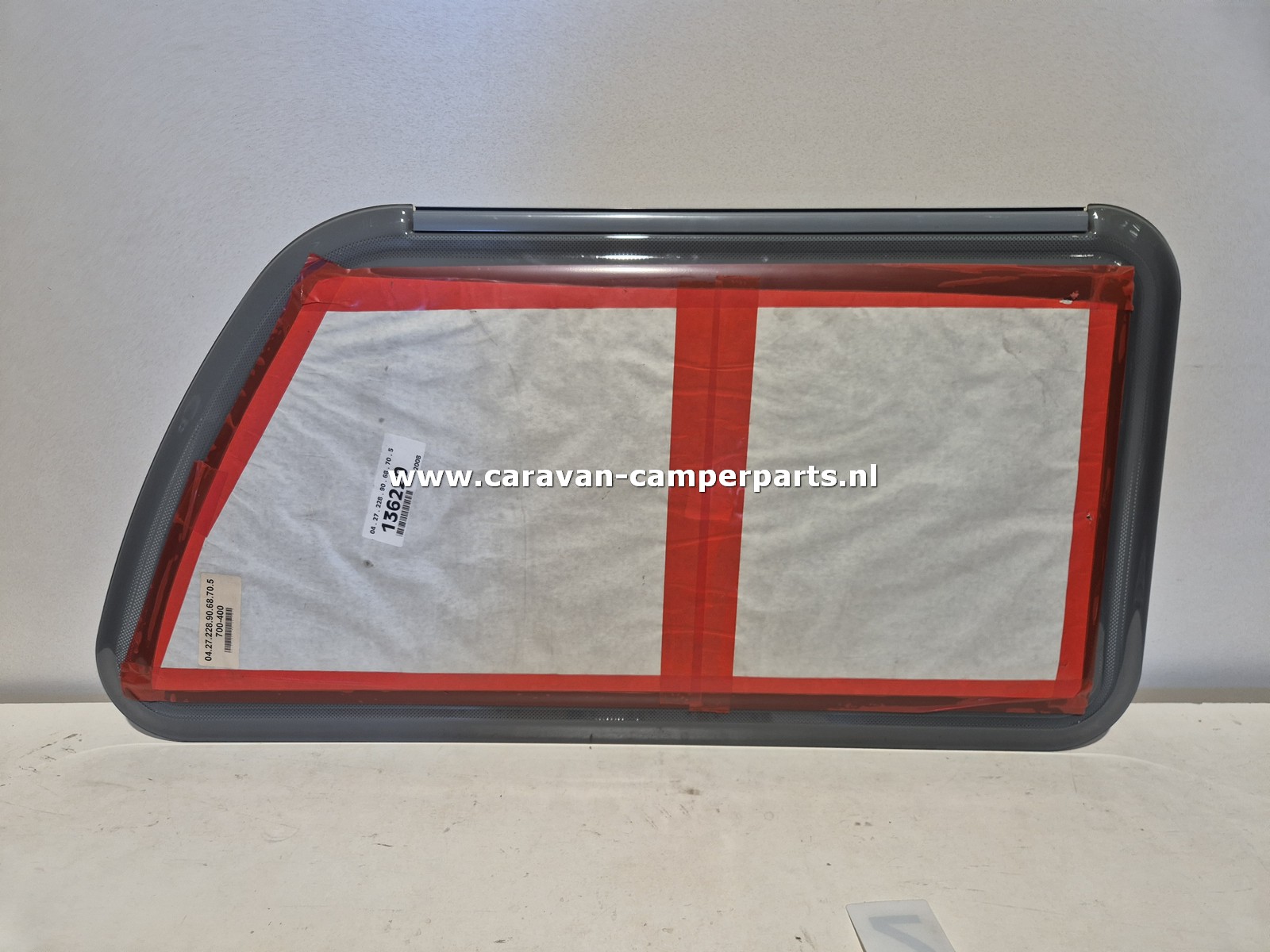 Knaus raam links gatmaat 70x40cm