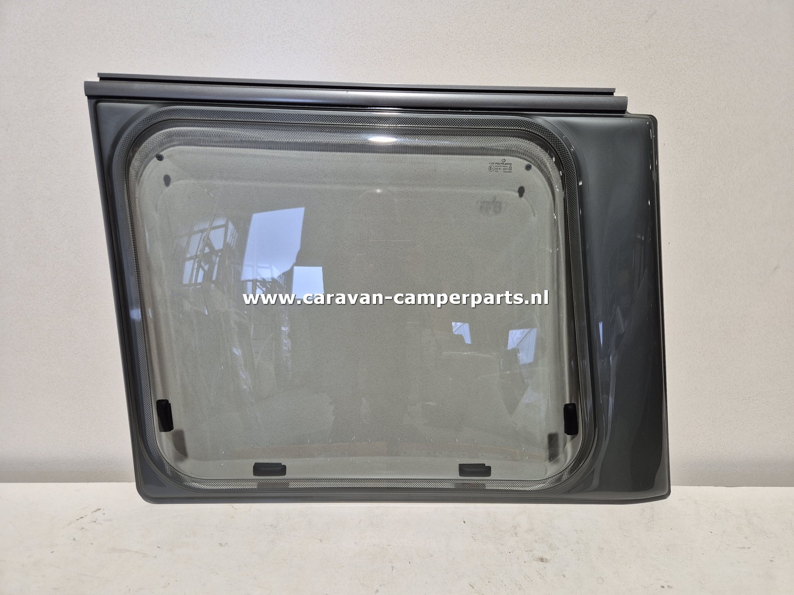 Eriba Touring raam RV 74x77x57cm 2007