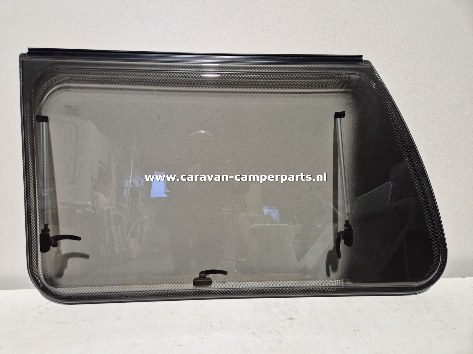 Knaus raam RV 86x106x62cm 2017