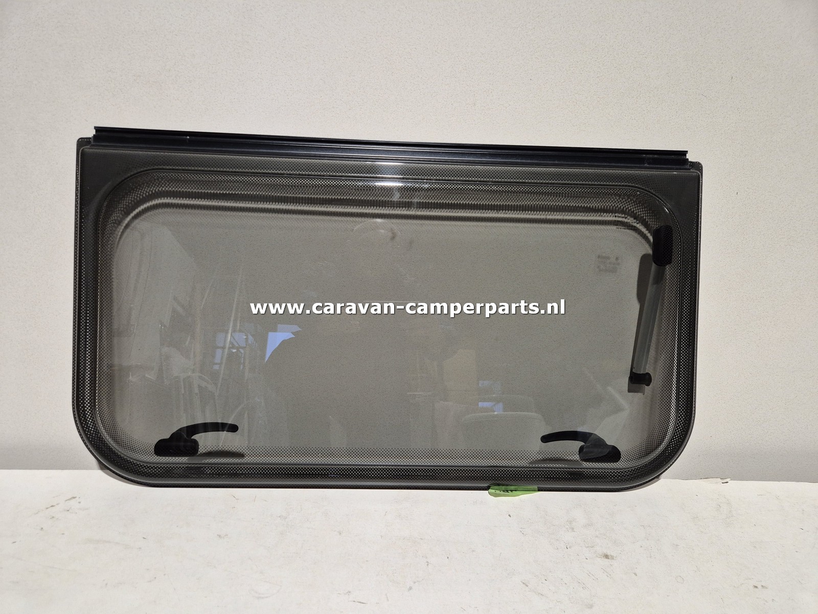 Knaus raam 76x42cm 2017