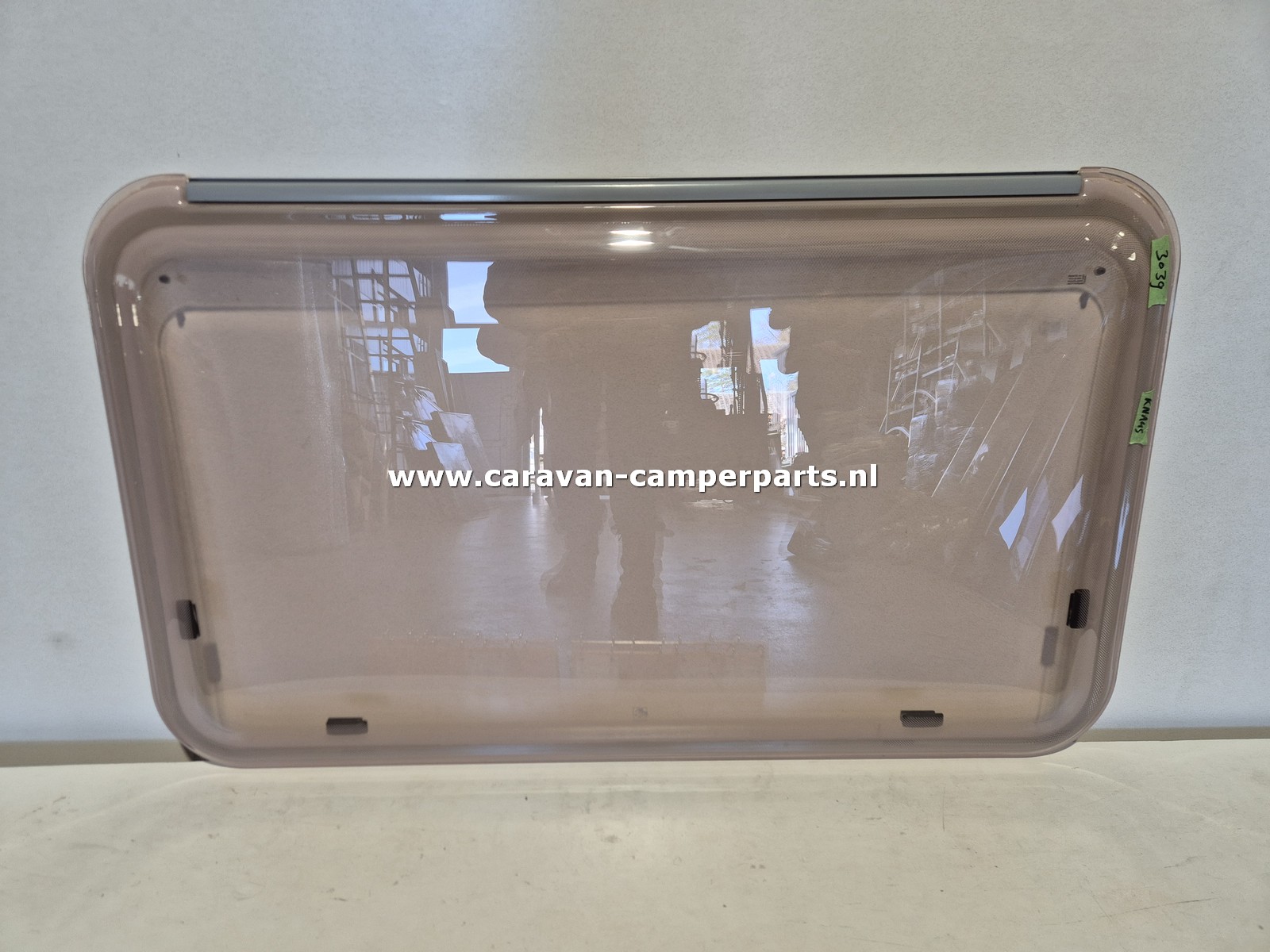 Knaus raam 109x64cm 2005