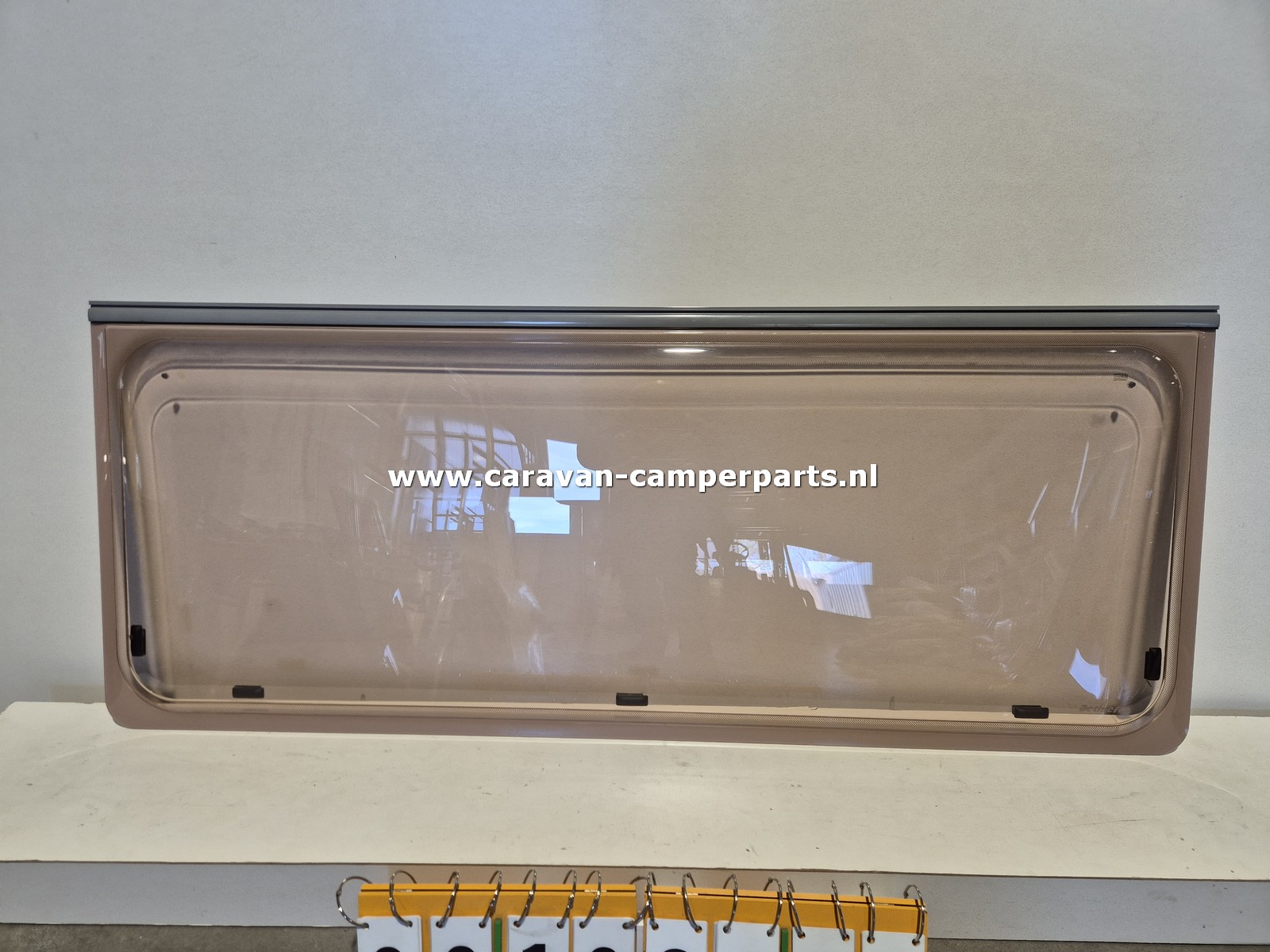 Dethleffs raam 153x60cm 2006