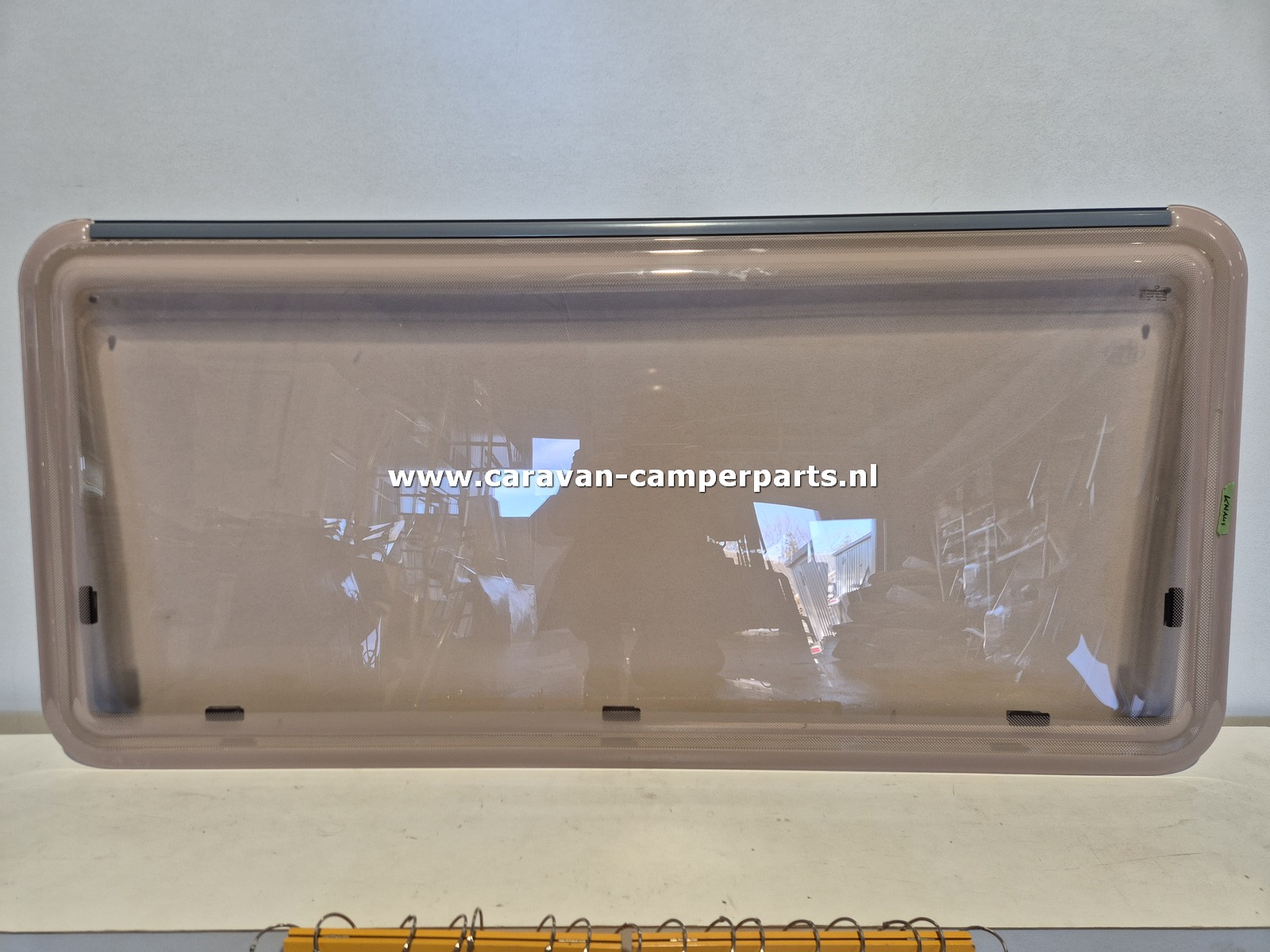 Knaus raam 141x66cm 2005