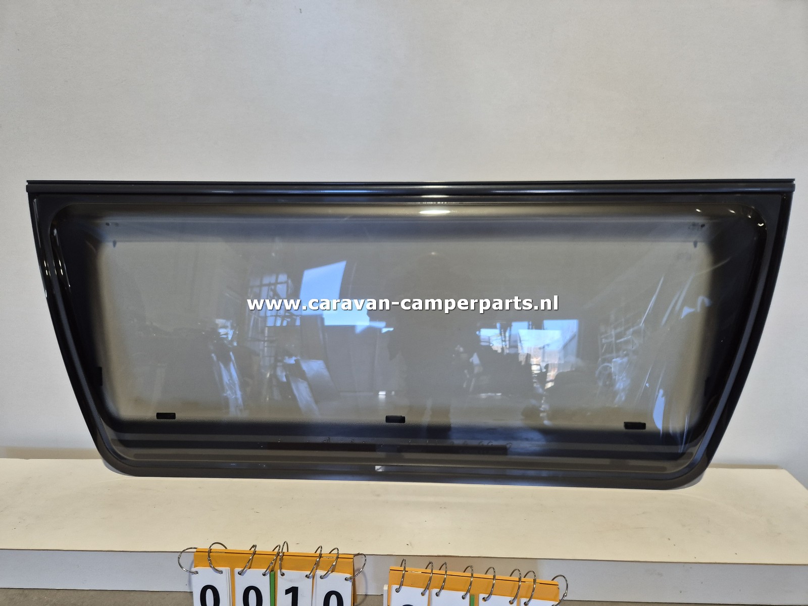 Dethleffs achterraam 172x70cm